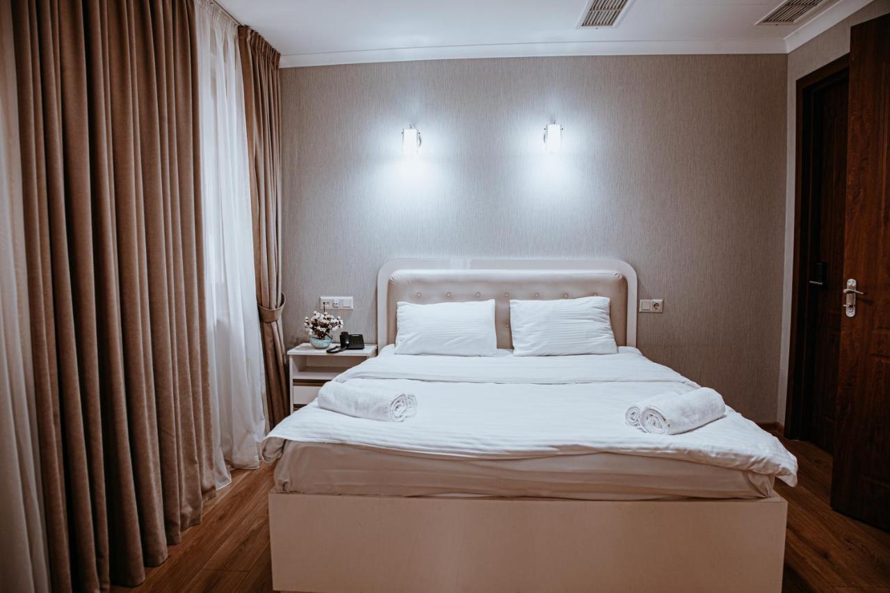 Sama Grand Hotel Tbilisi Eksteriør bilde