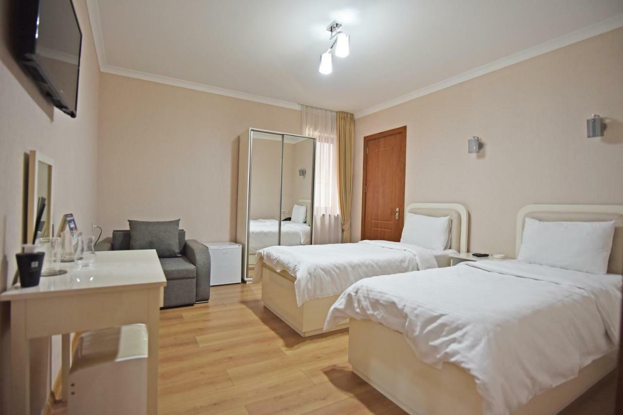 Sama Grand Hotel Tbilisi Eksteriør bilde