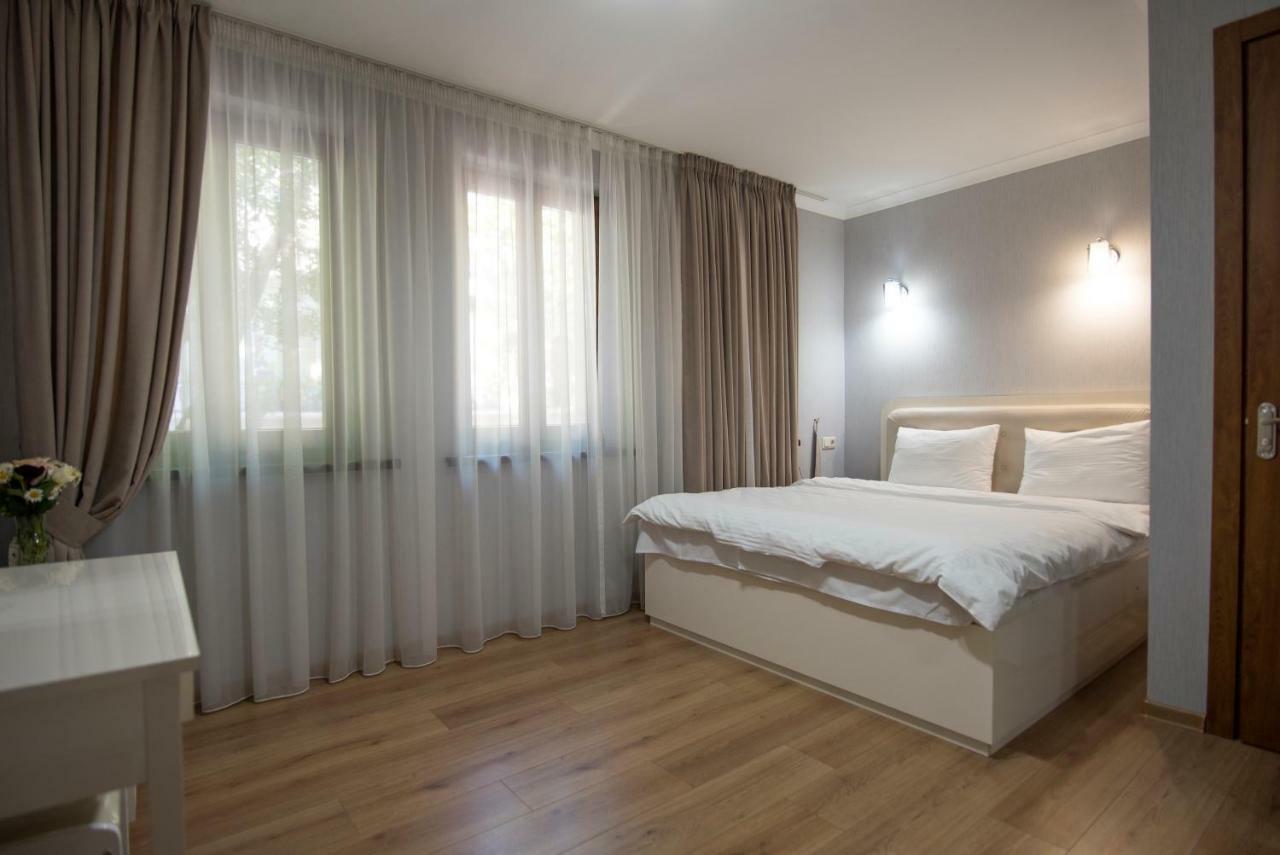 Sama Grand Hotel Tbilisi Eksteriør bilde