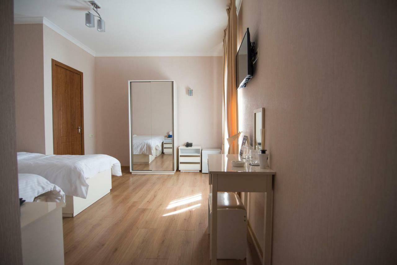 Sama Grand Hotel Tbilisi Eksteriør bilde