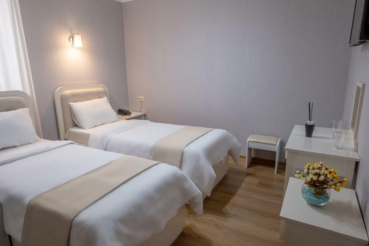 Sama Grand Hotel Tbilisi Eksteriør bilde